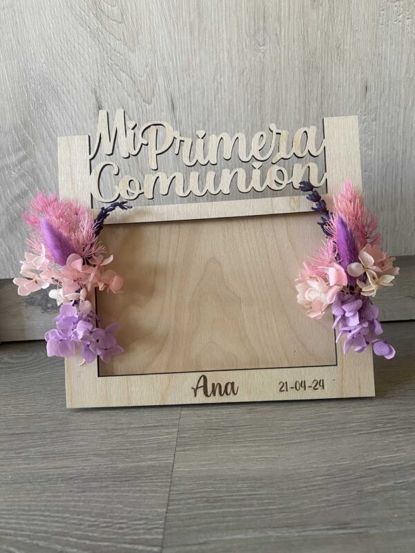 Marco de Fotos “Mi Primera Comunión” con Flores Preservadas